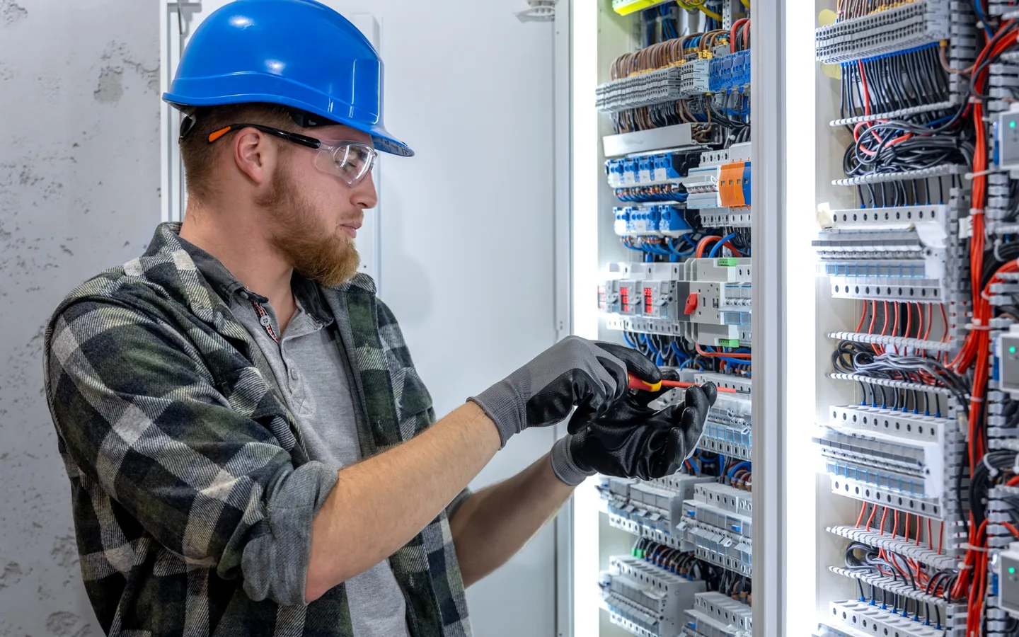 Solar installation commissioning and electrical integration for commercial energy systems