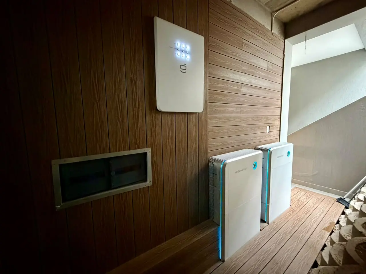 Commercial battery and inverter installation for coordinated solar energy storage