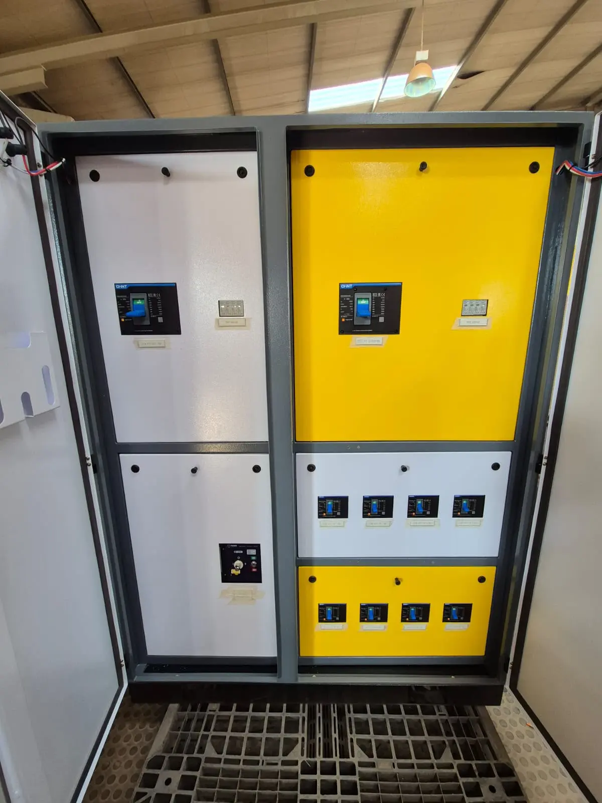 Commercial electrical control cabinet for integrated Sigenergy battery energy storage