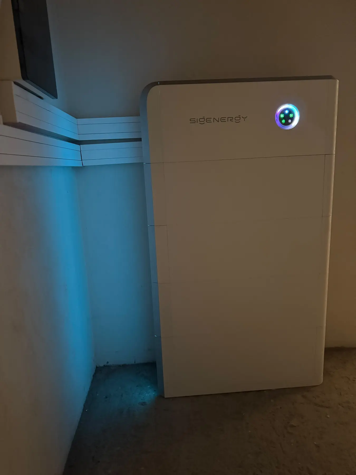 Sigenergy energy controller status display on an installed battery storage unit