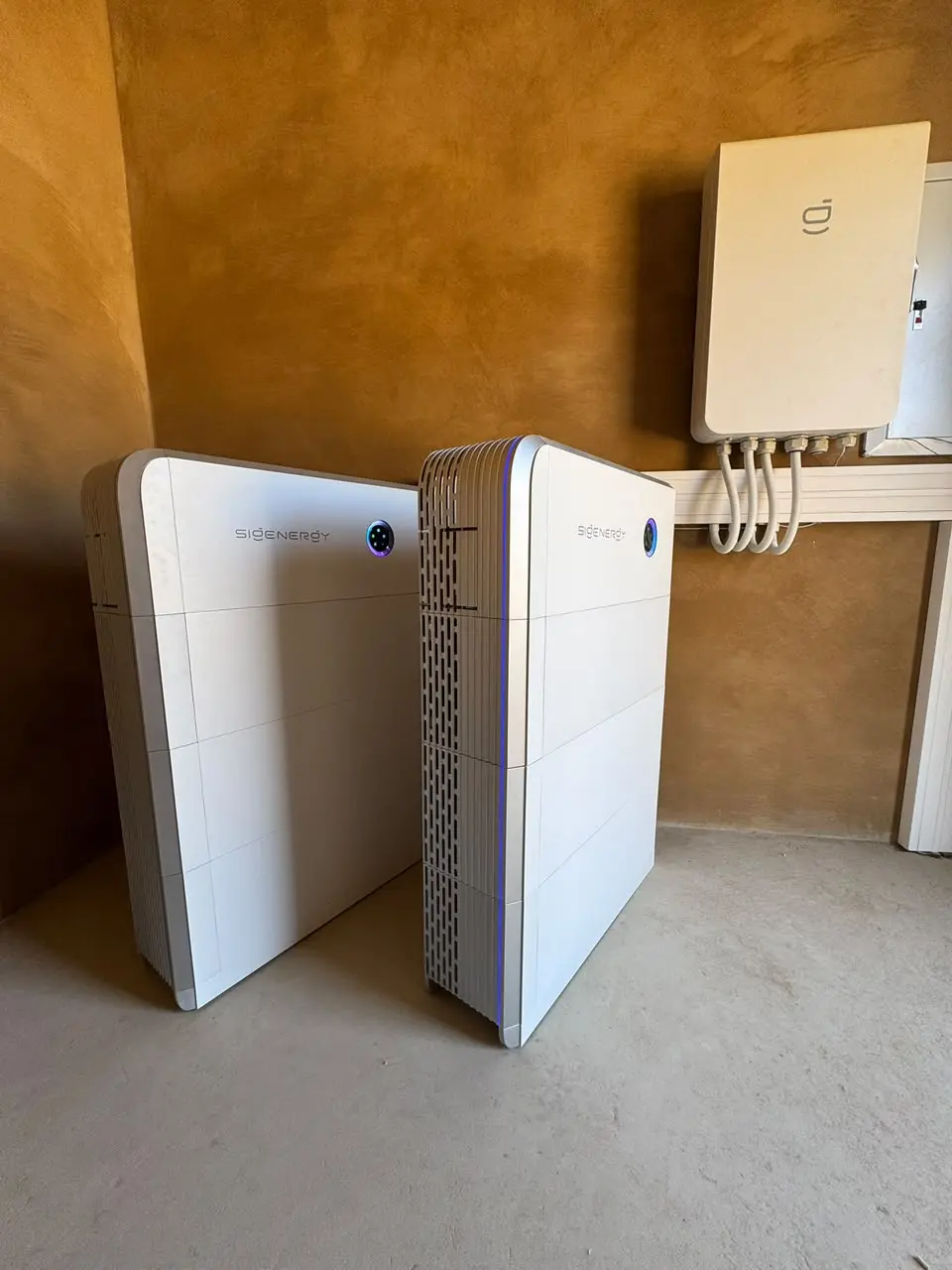 Sigenergy Energy Gateway backup installation with two modular battery units